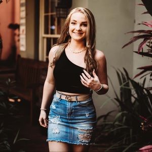 Meet your Posher, Jasmine